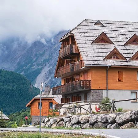 Apartment Avec Balcon Et Parking A Pra Loup - Fr-1-504-263