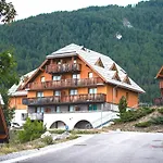 Apartment Avec Balcon Et Parking A Pra Loup - Fr-1-504-263 *
